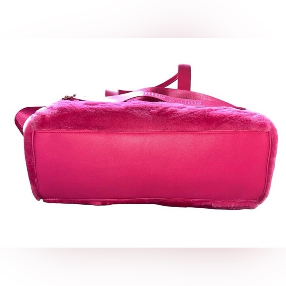 Juicy Couture Los Angeles NWT Juicy Hot Pink Faux Fur Weekend Travel Bag (P064) - Picture 6 of 12